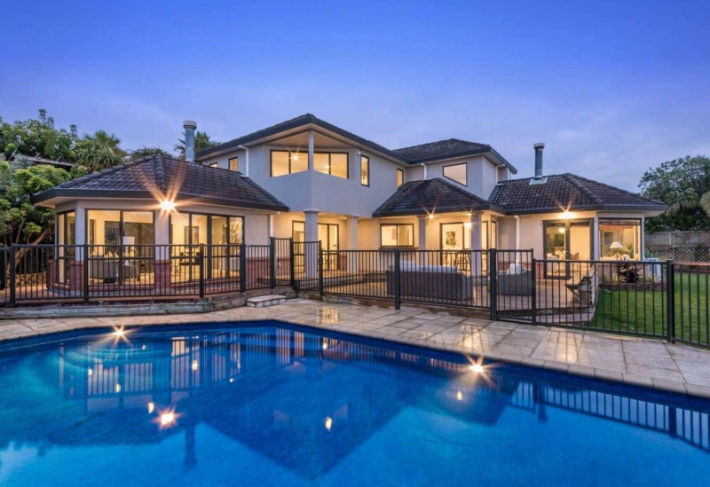 52 Burnaston Court, Dannemora, Auckland - Carousel 1