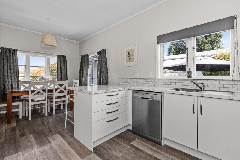 3 Menin Road, Onekawa, Napier - Carousel 2