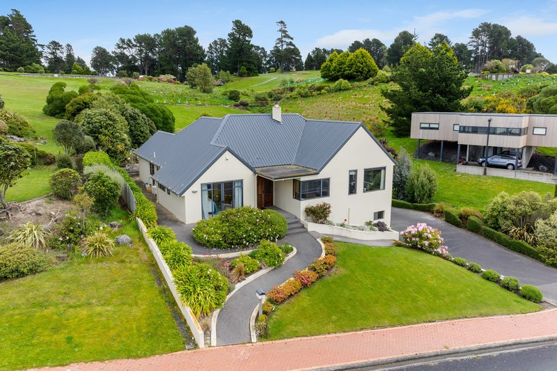 2 Highgrove, Saint Clair, Dunedin - Carousel 23