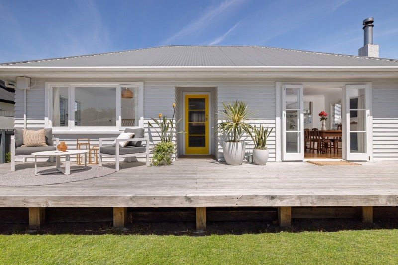 4A Valley Road, Mount Maunganui, Mount Maunganui - Carousel 1