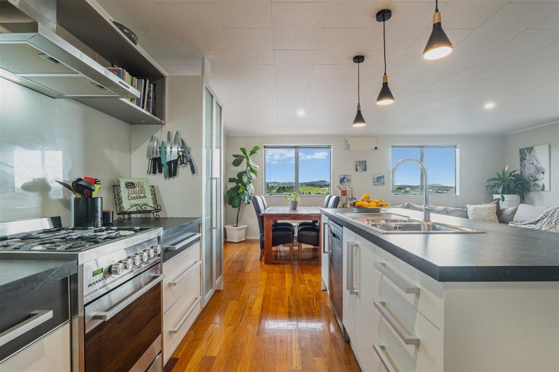 8 Blue Gum Drive, Warkworth, Warkworth - Carousel 2