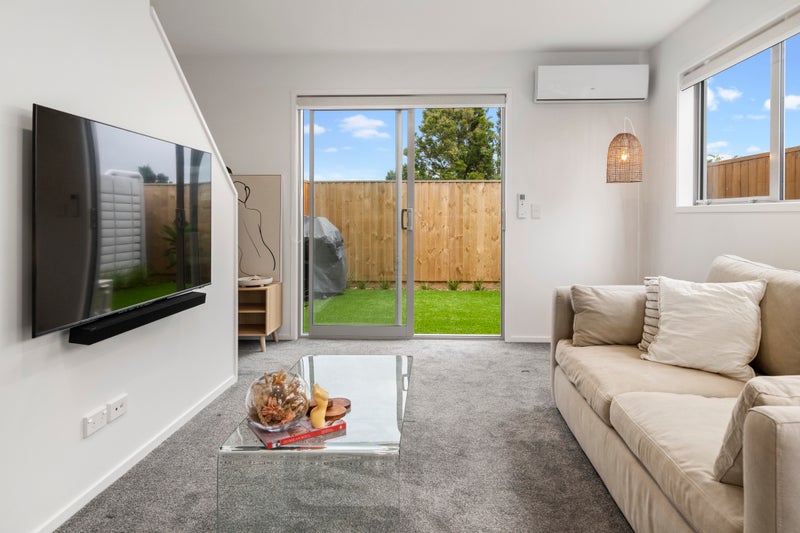 11/42 Kaikoura Street, Henderson, Auckland - Carousel 1