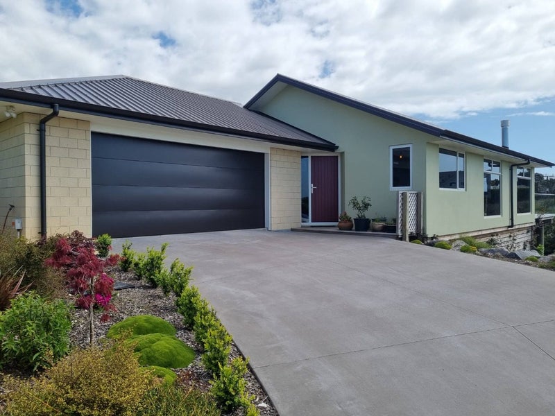 3 Kapurau Lane, Merrilands, New Plymouth - Carousel 1