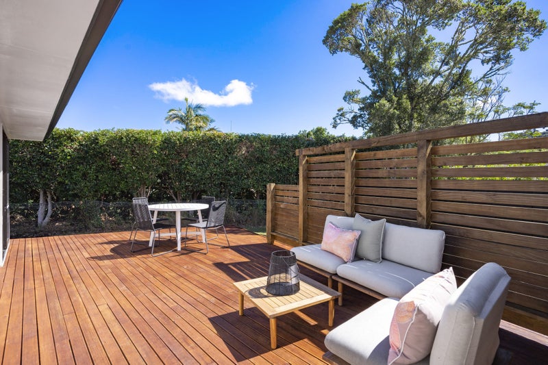 29 Redlands Grove, Swanson, Auckland - Carousel 2