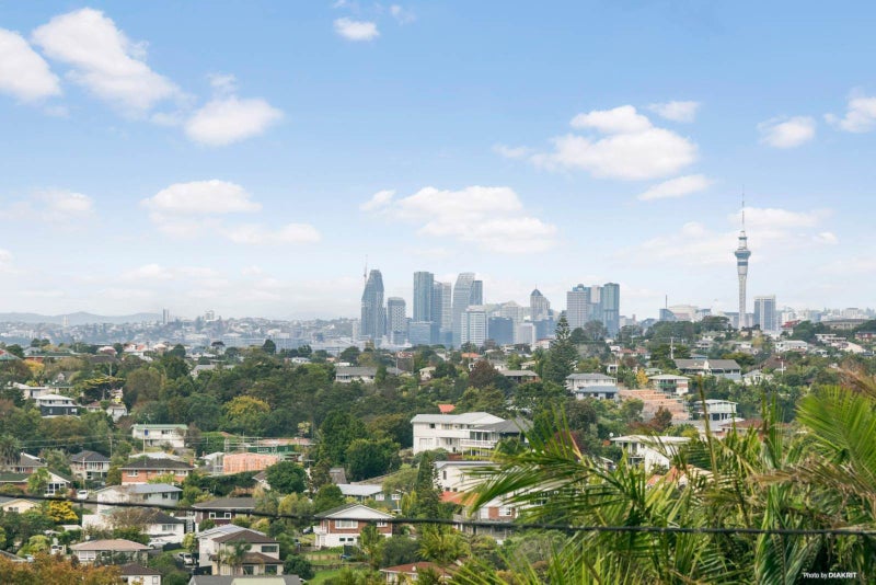 2/455 Glenfield Road, Glenfield, Auckland - Carousel 2