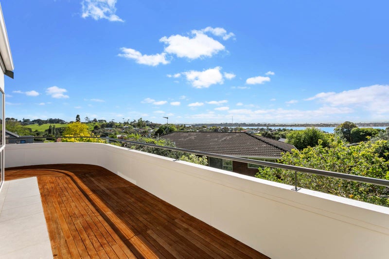 3/175 Riddell Road, Glendowie, Auckland - Carousel 1