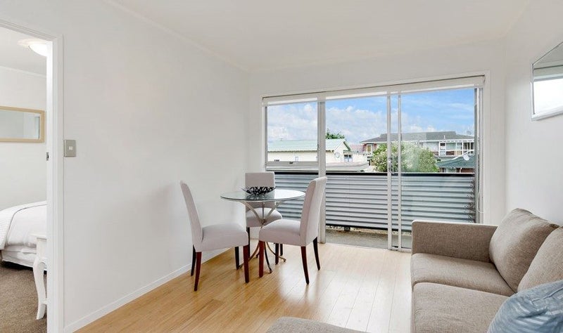 10/11 Kingsway Avenue, Sandringham, Auckland - Carousel 2