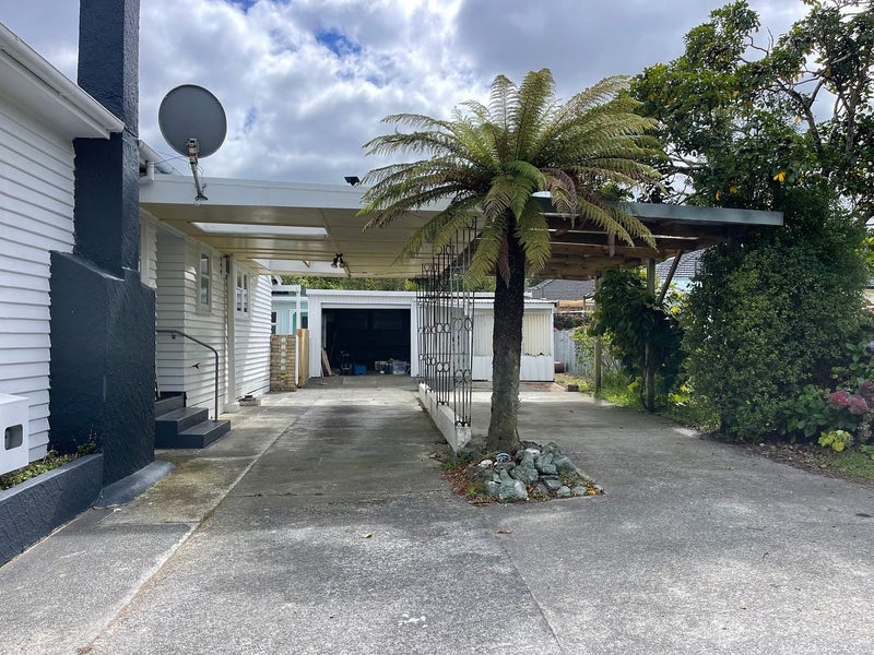 4 Gibbs Crescent, Wainuiomata, Lower Hutt - Carousel 2