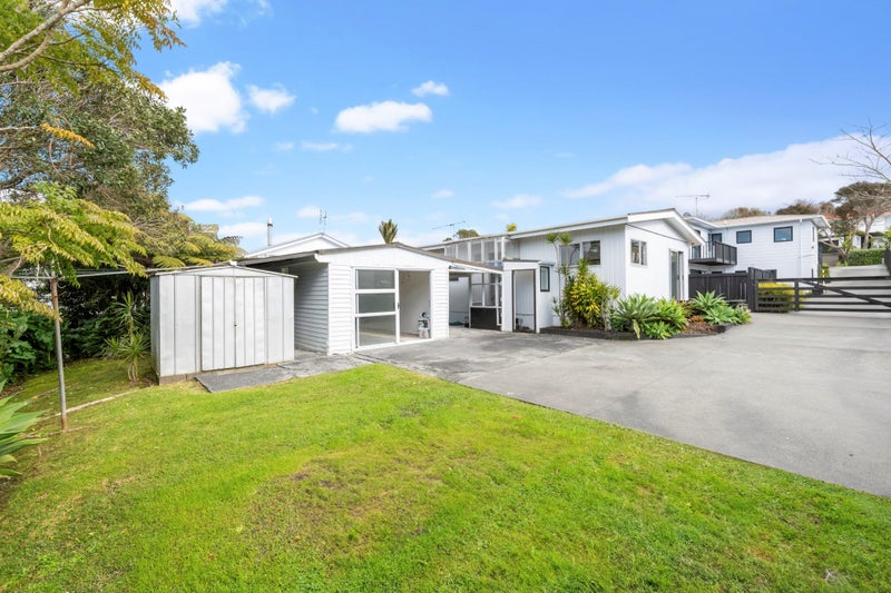121A Rosario Crescent, Red Beach, Whangaparāoa - Carousel 2