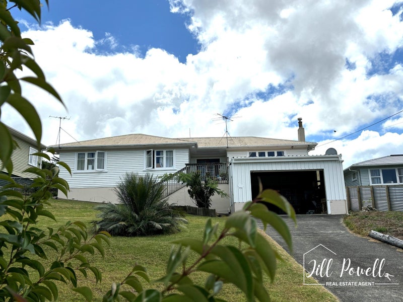 8 Bickerstaffe Road, Maungaturoto - Carousel 1