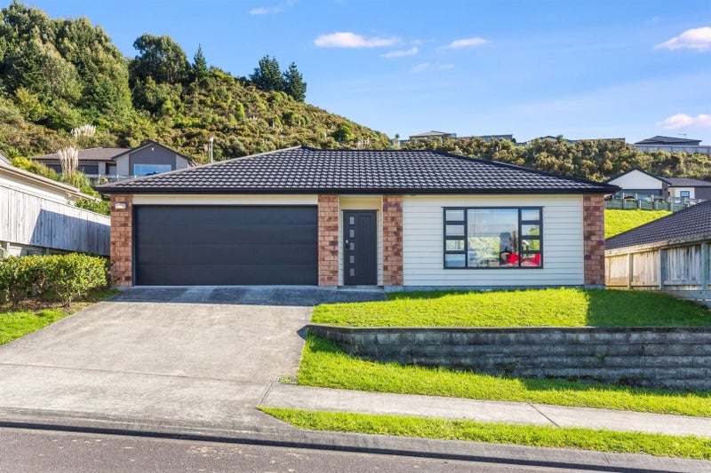 74 Staithes Drive North, Whitby, Porirua - Carousel 1