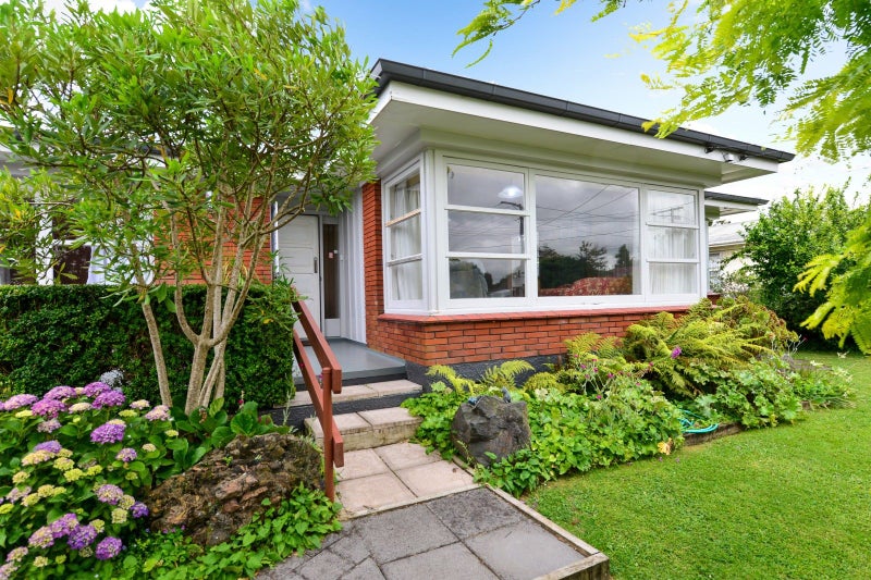 7 Roseburg Street, Fairfield, Hamilton - Carousel 2