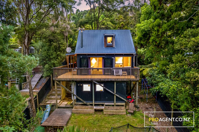 138 Laingholm Drive, Laingholm, Auckland - Carousel 1