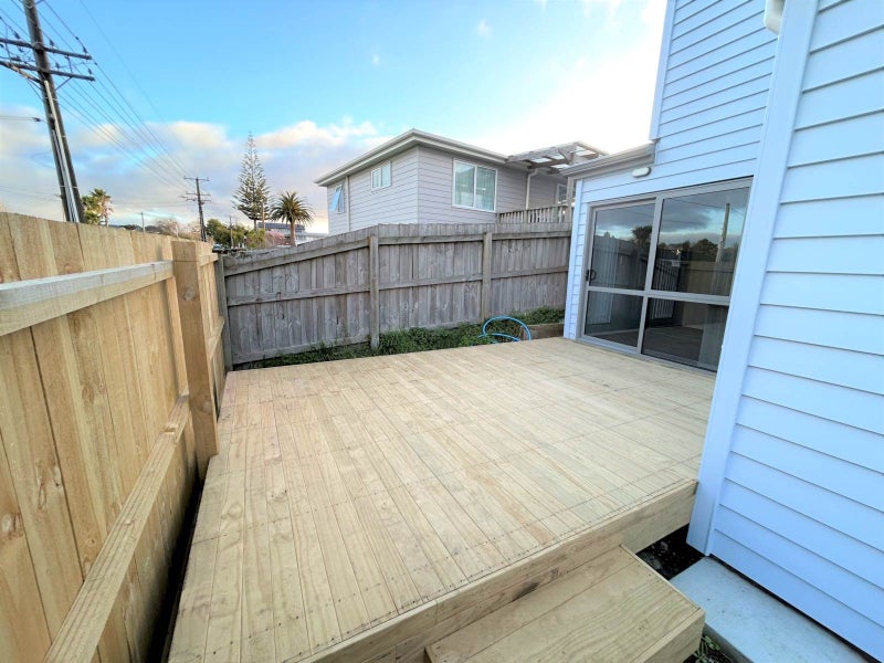 24D Roberts Road, Te Atatū South, Auckland - Carousel 8