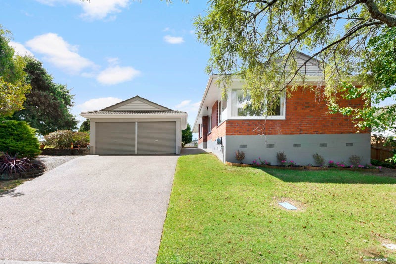 23 Himalaya Drive, Half Moon Bay, Auckland - Carousel 1