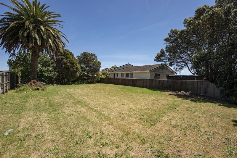 10 Kohutuhutu Road, Raumati Beach, Paraparaumu - Carousel 2