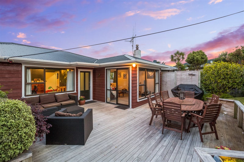 21 Kereru Bend, Tawa, Wellington - Carousel 1