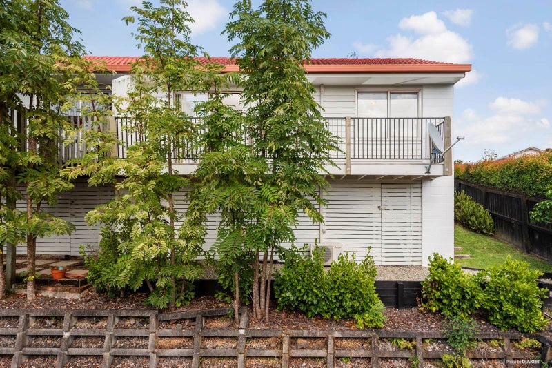 5A Dolbear Street, Titirangi, Auckland - Carousel 2