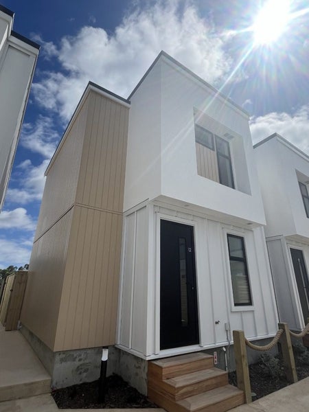 12/10 Pascoe Avenue, Paremata, Porirua - Carousel 1