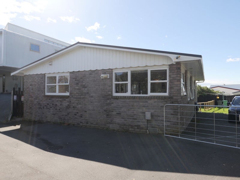 9B Martin Road, Paraparaumu Beach, Paraparaumu - Carousel 2