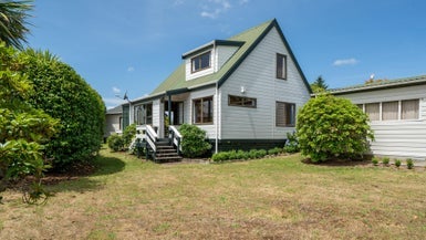 36 Grace Crescent, Richmond Heights, Taupō - Carousel 1