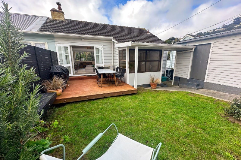 14 Leveson Street, Strathmore Park, Wellington - Carousel 2