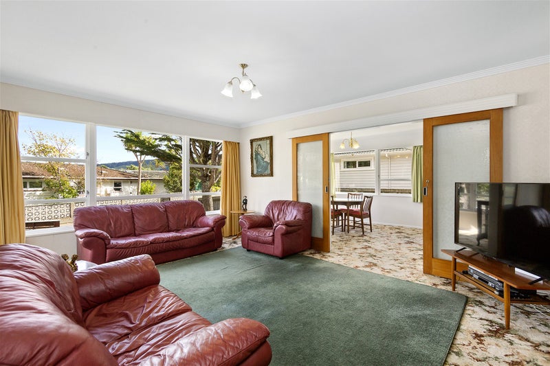 10 Peckham Grove, Tawa, Wellington - Carousel 2