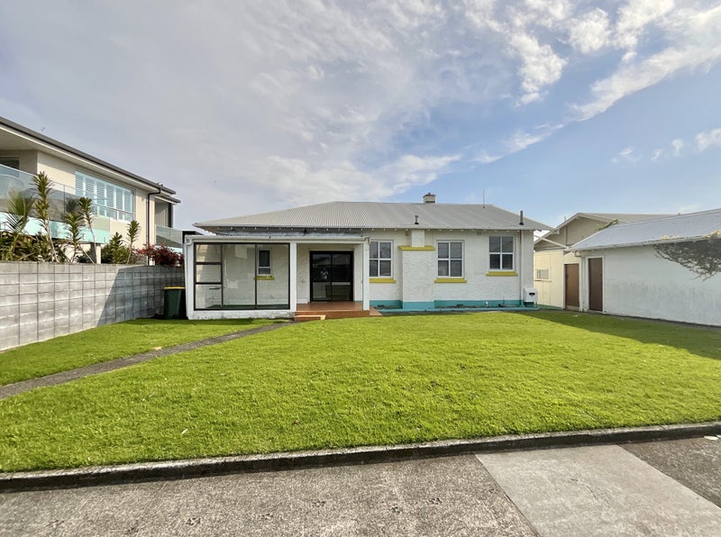10 Baring Terrace, Strandon, New Plymouth - Carousel 2