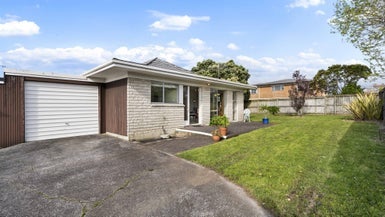 9B Bungalore Place, Half Moon Bay, Auckland - Carousel 1