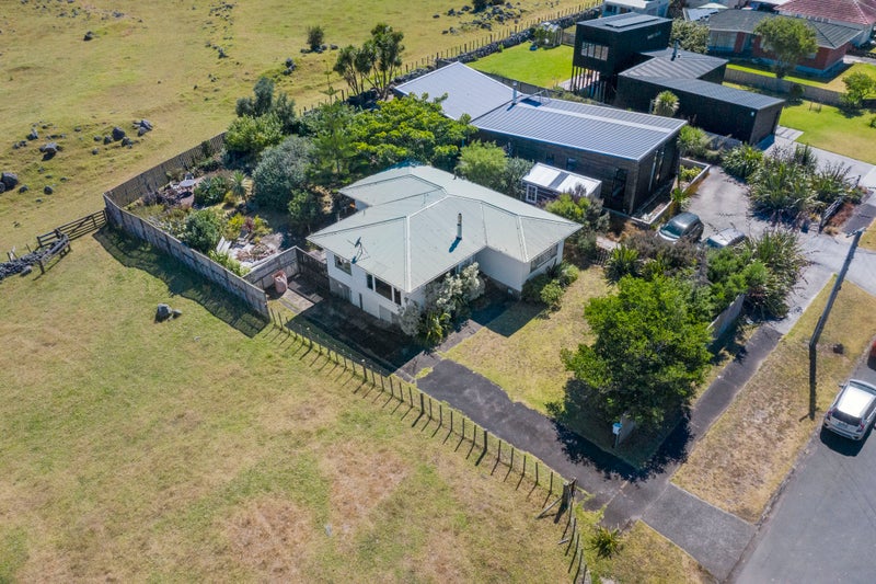 19 Kiekie Road, Mangere Bridge, Auckland - Carousel 2