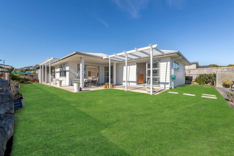 25 Kaiawa Street, Beachlands, Auckland - Carousel 1