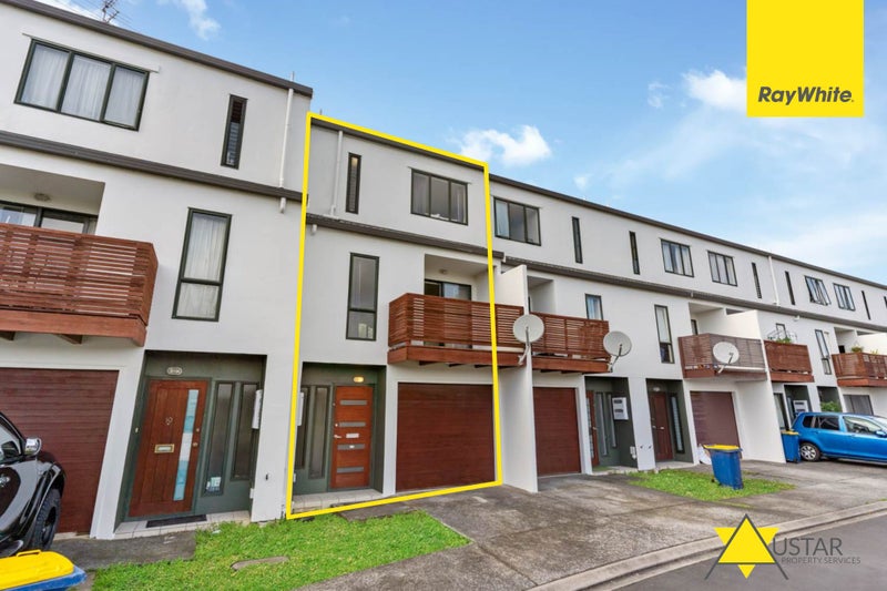 11/12 Ambrico Place, New Lynn, Auckland - Carousel 1