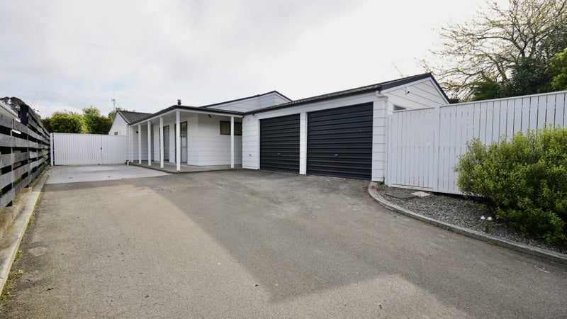 8 Lane Place, Awapuni, Palmerston North - Carousel 1