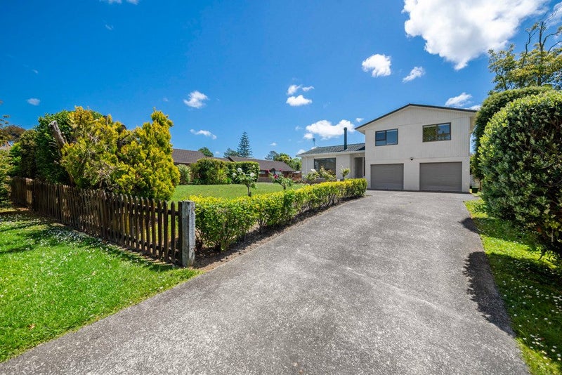 10 Pinotage Place, Huapai, Kumeu - Carousel 1