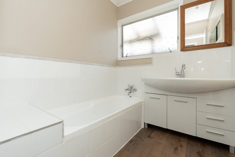 25 Chequers Avenue, Chartwell, Hamilton - Carousel 27