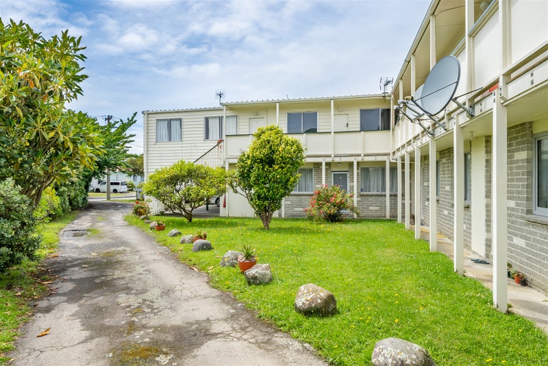 2/19 PIRIE CRES, MOERA, LOWER HUTT - Carousel 2