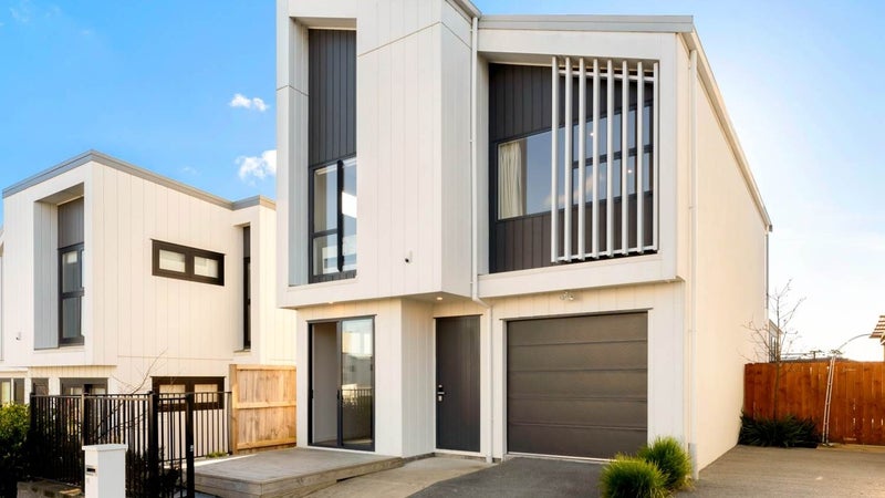 18 Whakanoho Road, Westgate, Auckland - Carousel 1