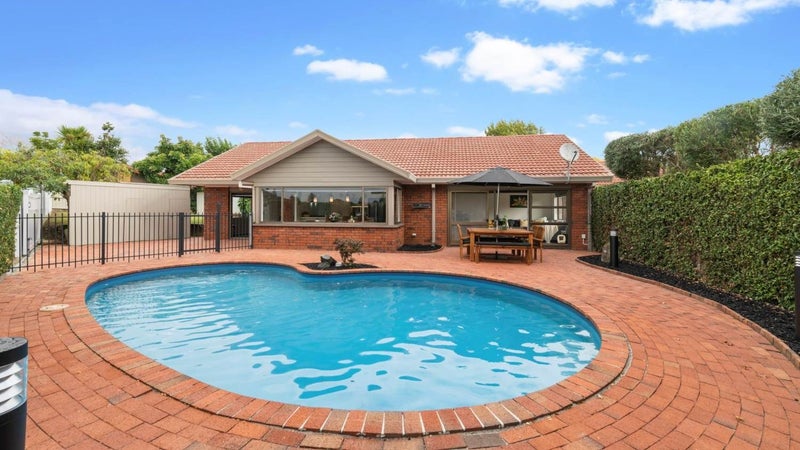 23 Westholm Way, Pahurehure, Papakura - Carousel 1