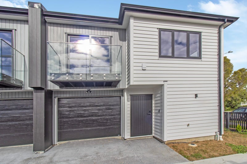8 Benton Place, Manurewa, Auckland - Carousel 2