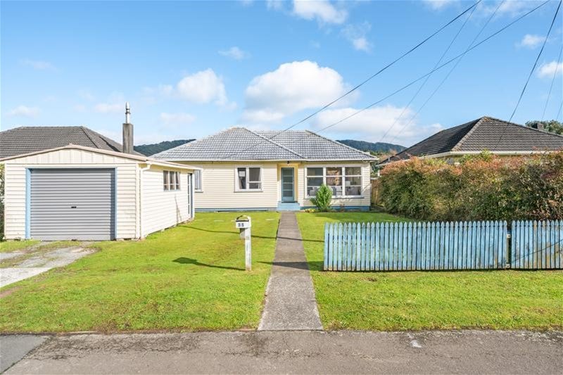 35 Bull Avenue, Wainuiomata, Lower Hutt - Carousel 1
