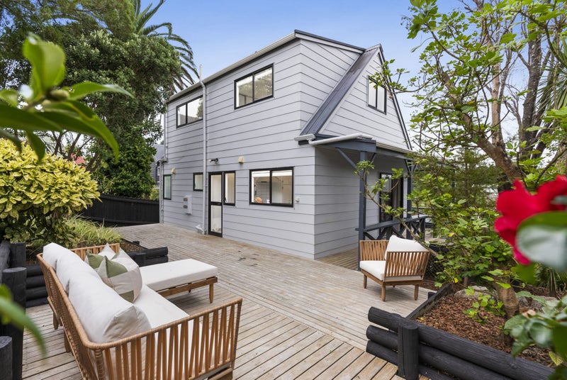 2/24 Gatman Street, Birkdale, Auckland - Carousel 1