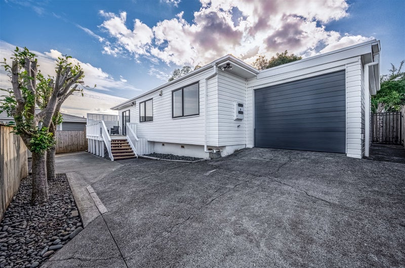 212c Moore St, Howick, Manukau - Carousel 1