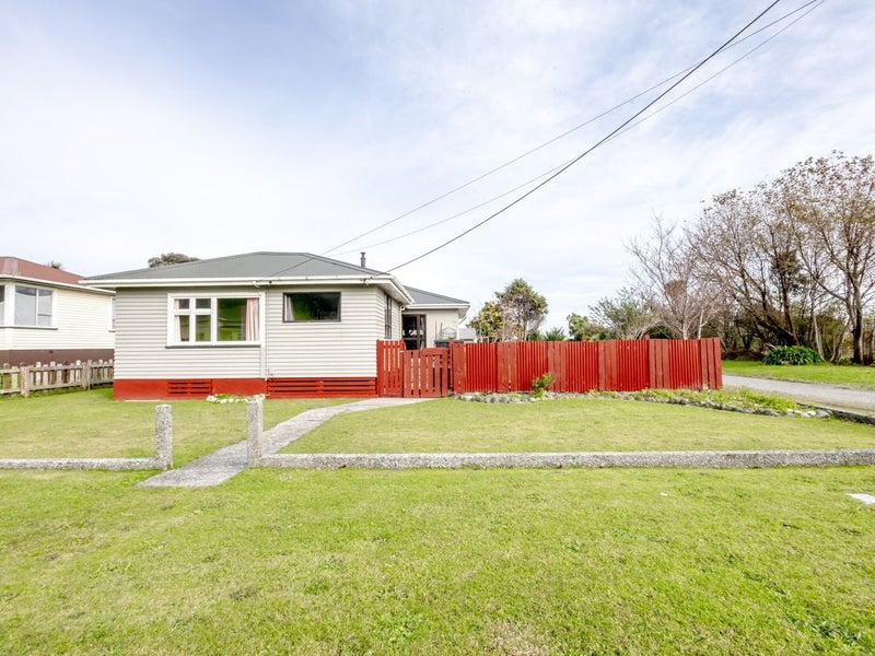 12 Peel Street, Cobden, Greymouth - Carousel 42