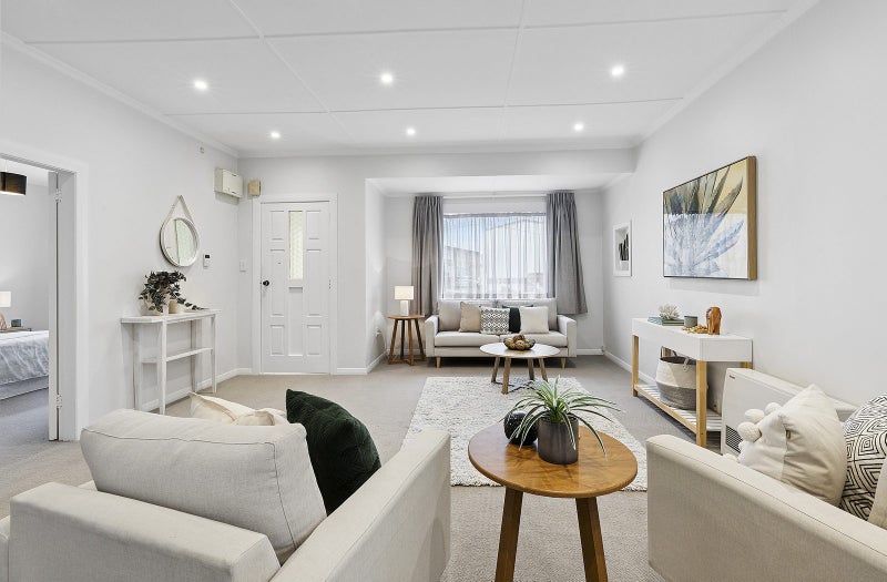 64 Apu Crescent, Lyall Bay, Wellington - Carousel 1