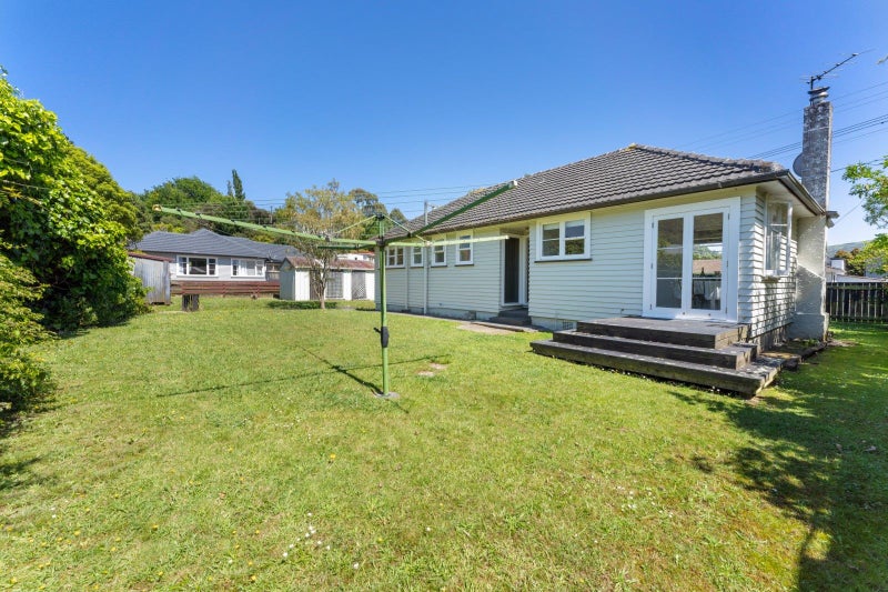 2 Kopara Grove, Stokes Valley, Lower Hutt - Carousel 14
