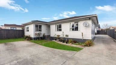 13 Harwell Place, Mangere, Auckland - Carousel 1