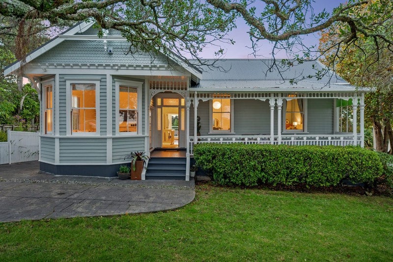 30 Maritime Terrace, Birkenhead, Auckland - Carousel 1