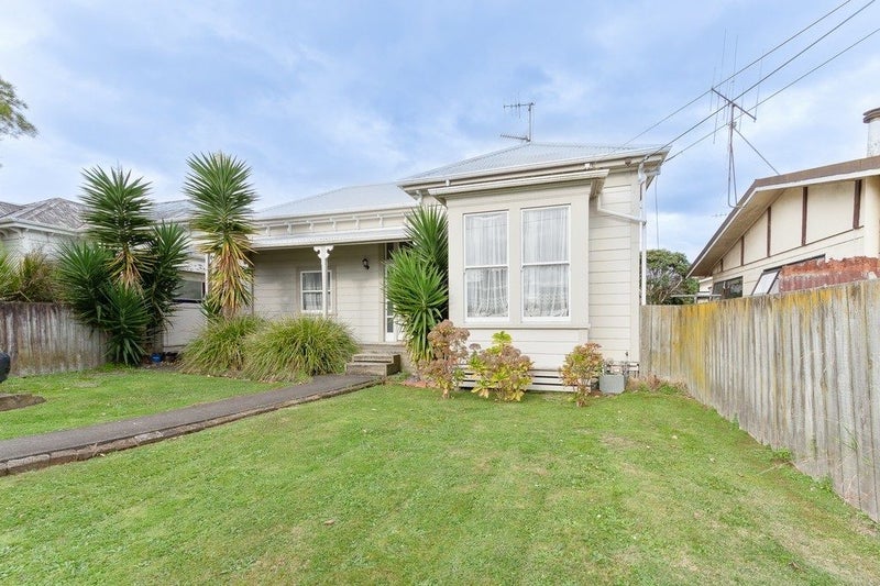 15 Ingestre Street, Whanganui, Whanganui - Carousel 1