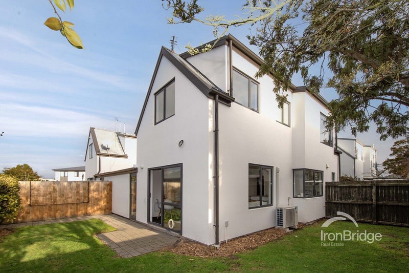 22 Coles Place, St Albans, Christchurch - Carousel 1