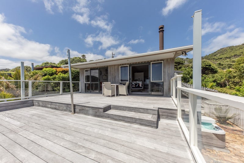 37 Rayner Road, New Lynn - Carousel 2